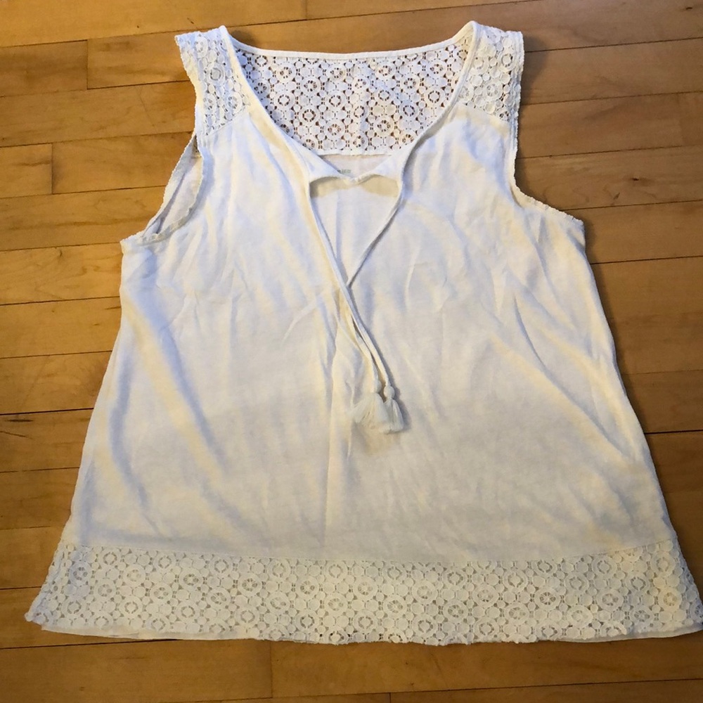 Garnet Hill cream tank with lace size large